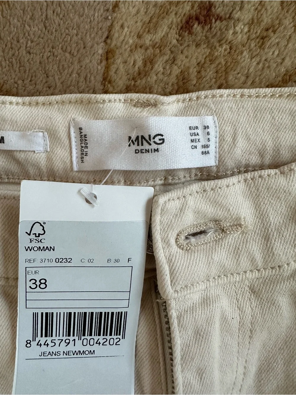 🌸 MNG New White Mom Jeans – Waist 30 / Inseam 27.5 US 4